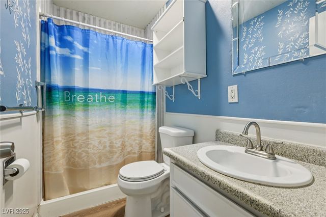 6912 Singing Dunes Lane, Las Vegas, NV 89145