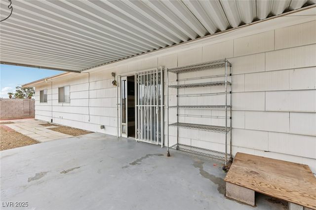 6912 Singing Dunes Lane, Las Vegas, NV 89145