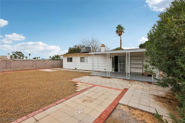 6912 Singing Dunes Lane, Las Vegas, NV 89145