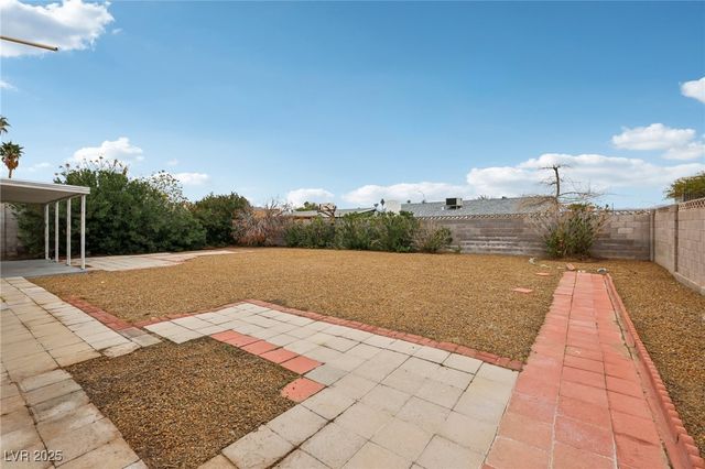 6912 Singing Dunes Lane, Las Vegas, NV 89145