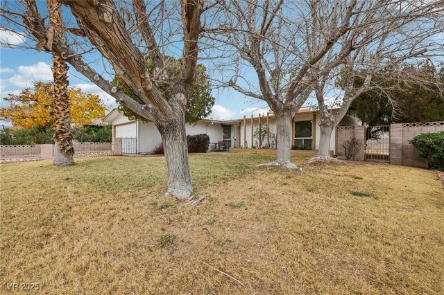 6912 Singing Dunes Lane, Las Vegas, NV 89145