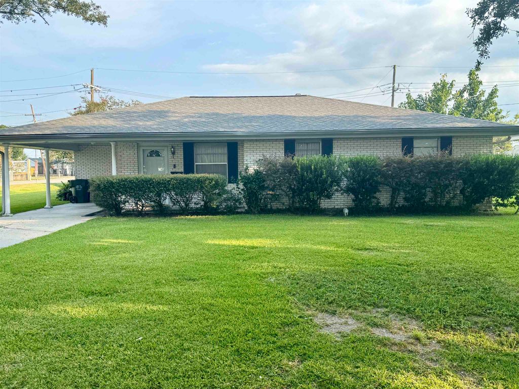 816 Funderburk Avenue, Houma, LA 70364