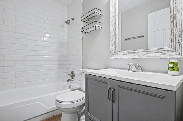 858 Higbee Drive S, Columbus, OH 43207