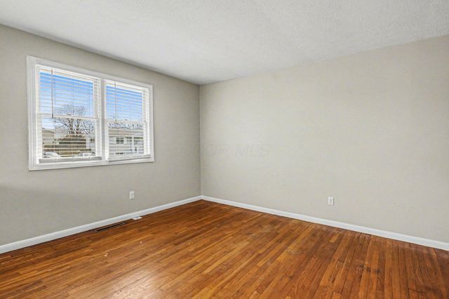 858 Higbee Drive S, Columbus, OH 43207