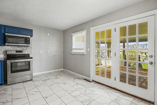 858 Higbee Drive S, Columbus, OH 43207