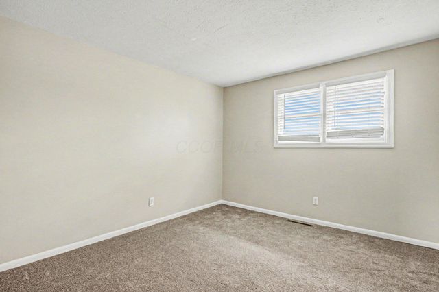 858 Higbee Drive S, Columbus, OH 43207