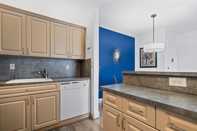 140 Cypress Club Drive 422, Pompano Beach, FL 33060