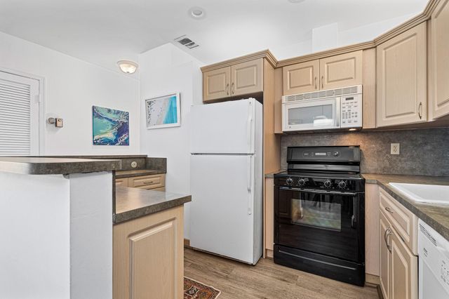 140 Cypress Club Drive 422, Pompano Beach, FL 33060