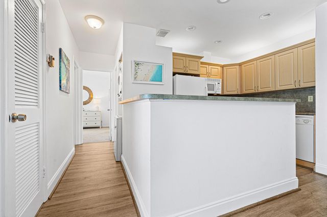 140 Cypress Club Drive 422, Pompano Beach, FL 33060