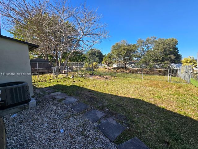 17240 NW 52nd Ave, Miami Gardens, FL 33055