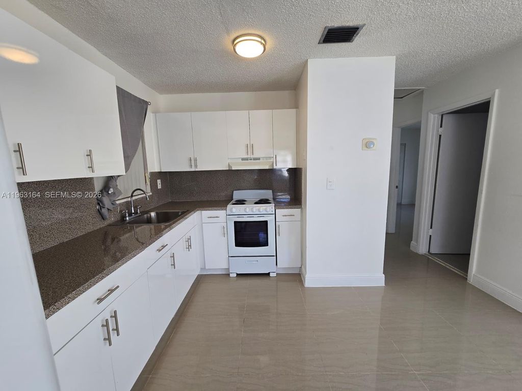 17240 NW 52nd Ave, Miami Gardens, FL 33055