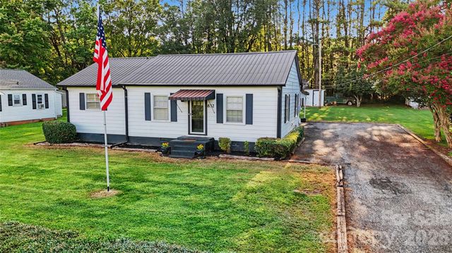 832 Baker Street, Statesville, NC 28677