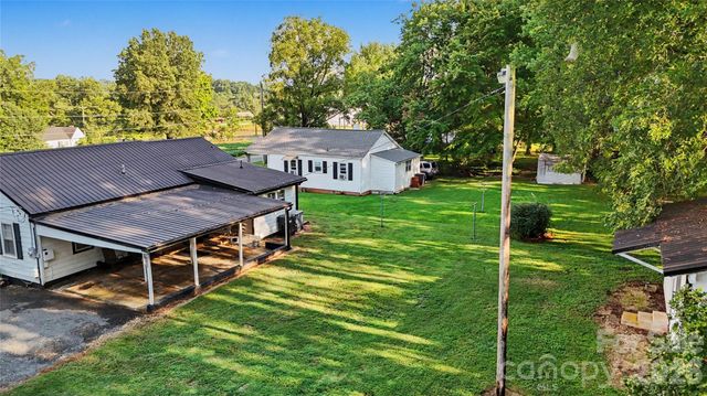 832 Baker Street, Statesville, NC 28677