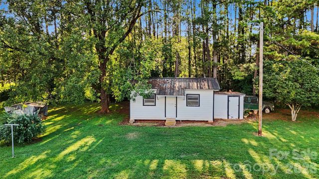 832 Baker Street, Statesville, NC 28677