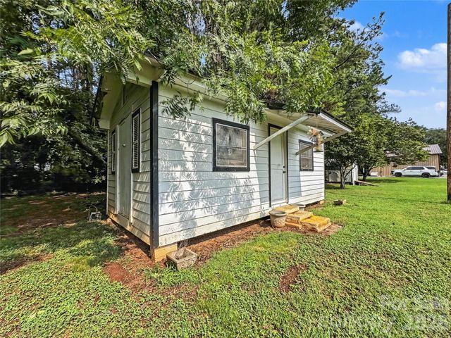 832 Baker Street, Statesville, NC 28677