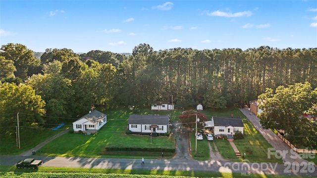 832 Baker Street, Statesville, NC 28677
