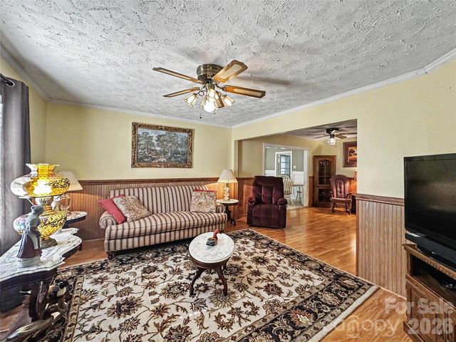 832 Baker Street, Statesville, NC 28677