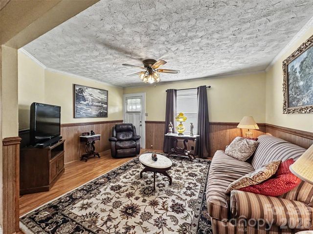 832 Baker Street, Statesville, NC 28677