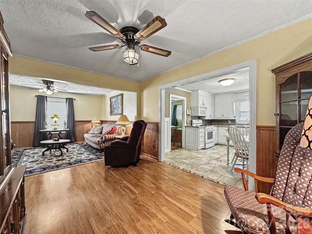 832 Baker Street, Statesville, NC 28677