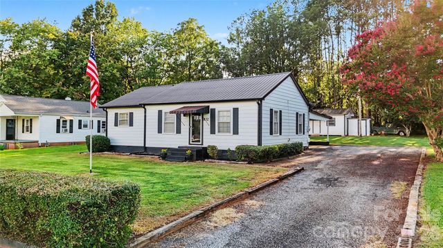 832 Baker Street, Statesville, NC 28677