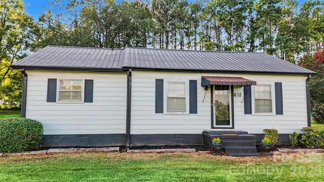 832 Baker Street, Statesville, NC 28677