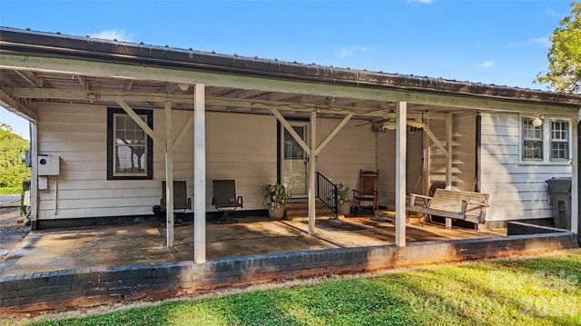 832 Baker Street, Statesville, NC 28677