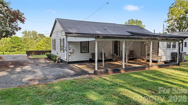 832 Baker Street, Statesville, NC 28677