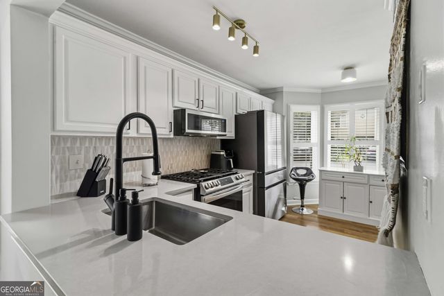 902 Defoors Landing NW, Atlanta, GA 30318