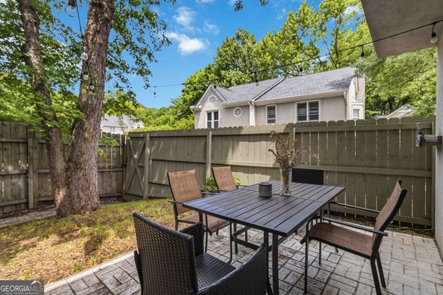 902 Defoors Landing NW, Atlanta, GA 30318