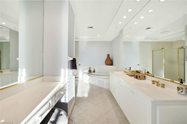 4811 Island Pond CT # 302, Bonita Springs, FL 34134