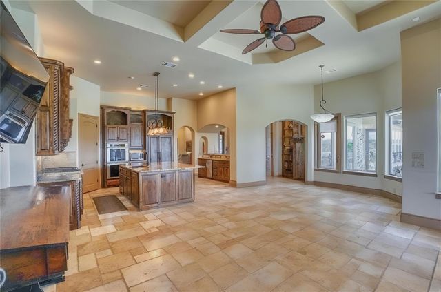143 Westgate Loop, Horseshoe Bay, TX 78657
