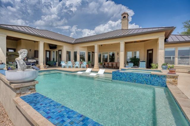143 Westgate Loop, Horseshoe Bay, TX 78657