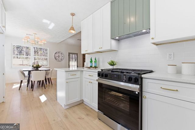 110 Huntington Court, Fayetteville, GA 30214