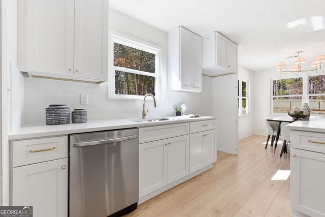 110 Huntington Court, Fayetteville, GA 30214