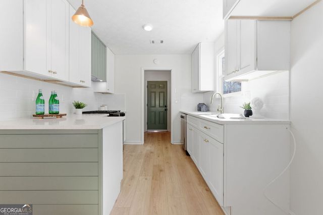 110 Huntington Court, Fayetteville, GA 30214