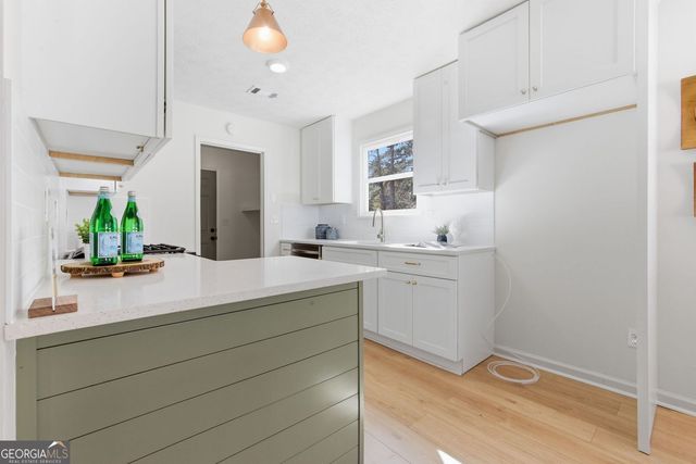 110 Huntington Court, Fayetteville, GA 30214