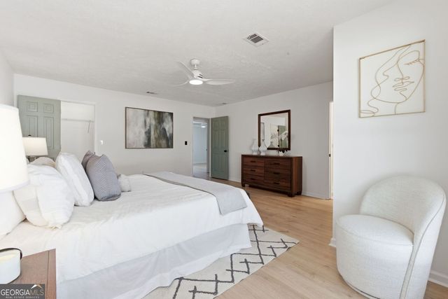 110 Huntington Court, Fayetteville, GA 30214