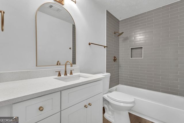 110 Huntington Court, Fayetteville, GA 30214