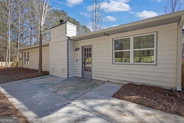 110 Huntington Court, Fayetteville, GA 30214