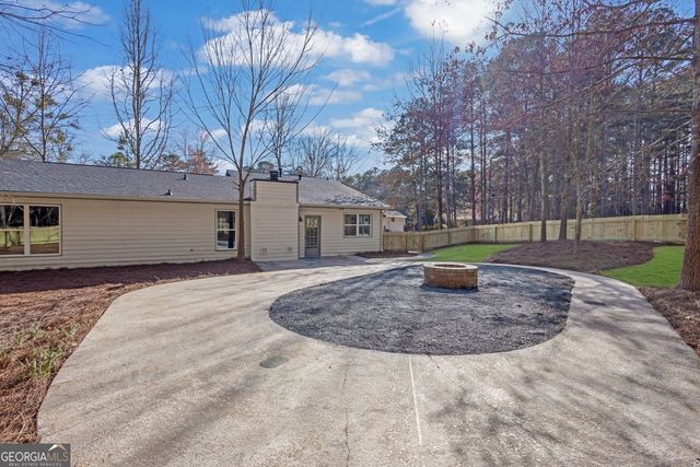 110 Huntington Court, Fayetteville, GA 30214