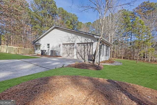 110 Huntington Court, Fayetteville, GA 30214