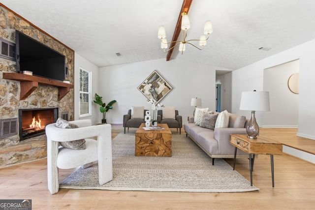 110 Huntington Court, Fayetteville, GA 30214