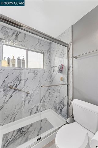 885 Tara Hills Dr, Pinole, CA 94564