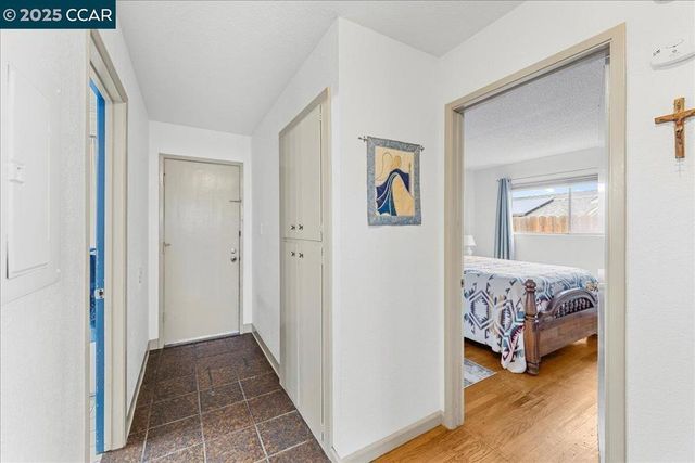 885 Tara Hills Dr, Pinole, CA 94564