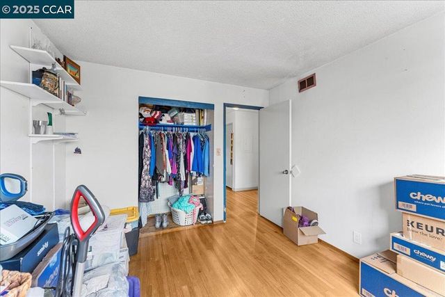 885 Tara Hills Dr, Pinole, CA 94564