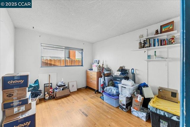 885 Tara Hills Dr, Pinole, CA 94564