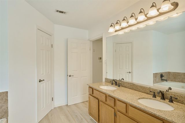 188 N Golden Arrow Circle N, The Woodlands, TX 77381