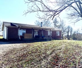 2985 Plum Creek Rd, Sparta, TN 38583