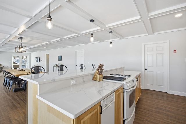 61 Crescent Drive, Barnstead, NH 03225