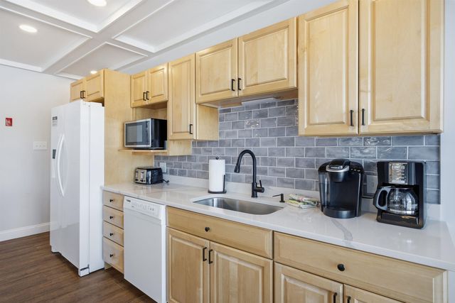 61 Crescent Drive, Barnstead, NH 03225